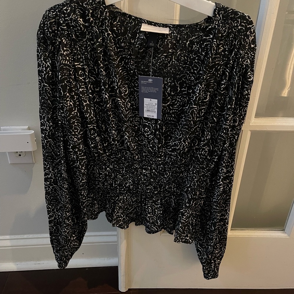 Universal Thread Black and White Patterned Blouse